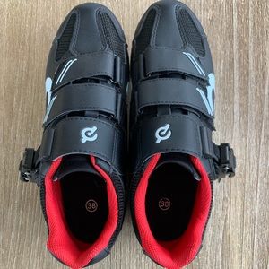 Peloton shoes size 38 (size 7)